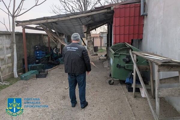 Пожар, повреждения домов и пострадавший: последствия ночного обстрела Одесской области (обновлено)