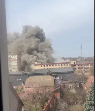 Окупанти вдарили балістикою по житловій забудові Кривого Рогу: є поранені (відео)