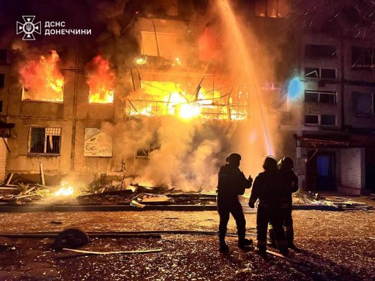 Росіяни вдарили по Добропіллю: більше десяти людей загинуло, багато поранених (фото, відео)