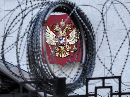 Російська економіка дуже швидко занепадає: експосол США у НАТО про шанси рф на переговорах