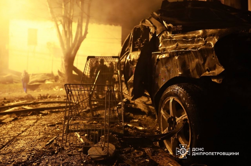 У Дніпрі масштабні руйнування після вечірньої атаки ворога, є загиблі (фото, відео)