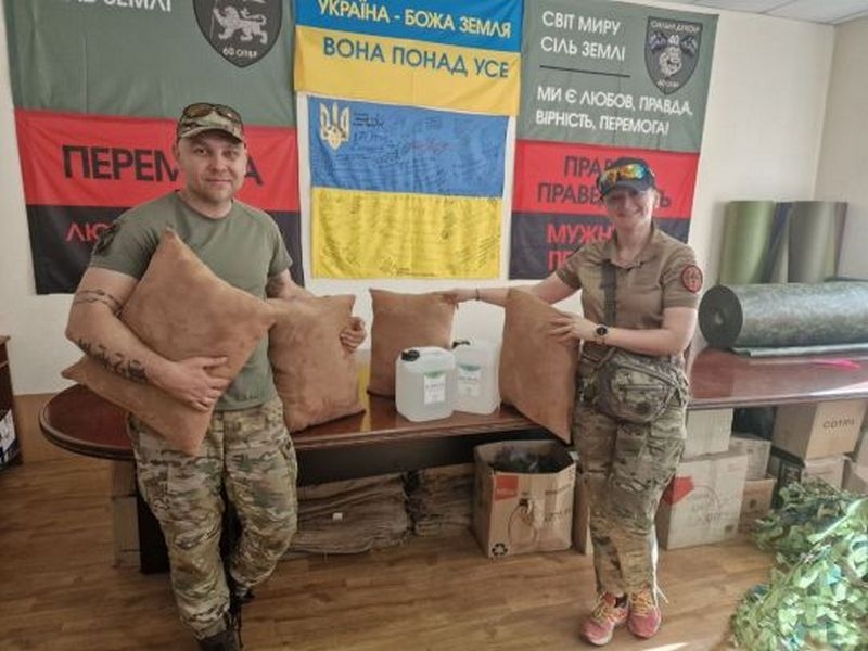 «Палала автівка, а в ній — тіло жінки»: парамедик про пережите на місці ракетного удару в Кривому Розі