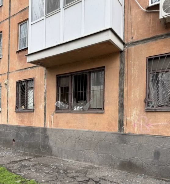 Терористи знову обстрілювали мирні міста і села України: постраждали люди, пошкоджено житло та інфраструктуру