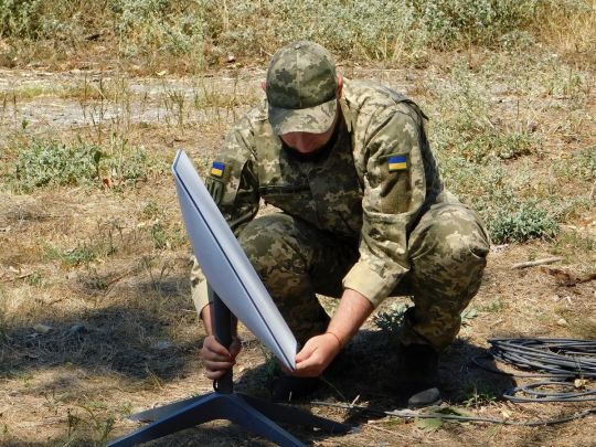 Україні доведеться змиритися із залежністю від Starlink Ілона Маска, — ЗМІ