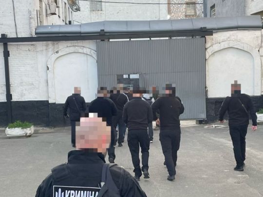 Вбивство ув'язненого у Київському СІЗО: перед судом постануть вісім працівників ізолятора