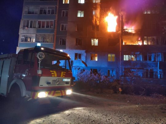 Вночі дрони ворога вдарили по трьох областях України: є руйнування та постраждалі (фото)