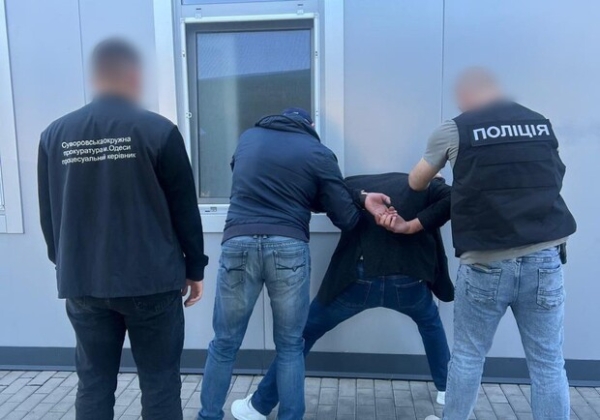 Житель Одесского района обещал мужчине формальное трудоустройство в армию