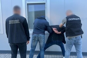 Житель Одесского района обещал мужчине формальное трудоустройство в армию