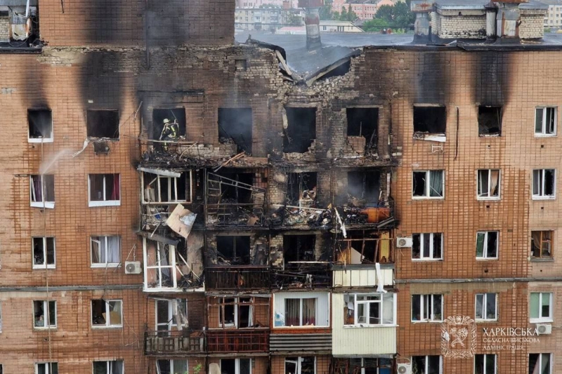 Десятки дронів атакували Харків уночі: є загиблі та поранені (фото, відео)