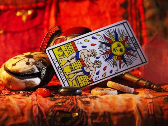 Дівам — «Паж кубків» та непередбачуваність, Стрільцям — «Туз пентаклів» та важливий вибір: Таро-прогноз на 10 червня