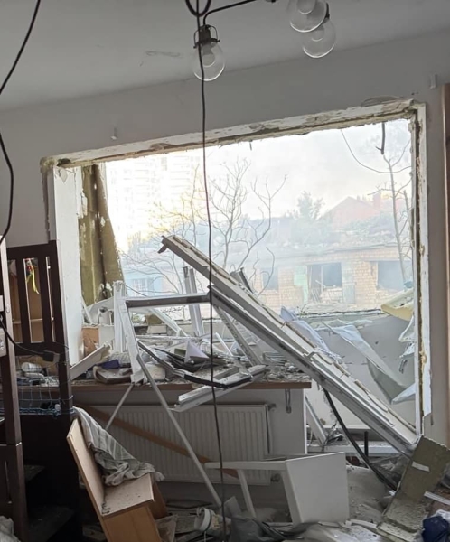 Київ знову під ударом: пошкоджено станцію метро, зруйновано багатоповерхівку, є загиблі (фото, відео)
