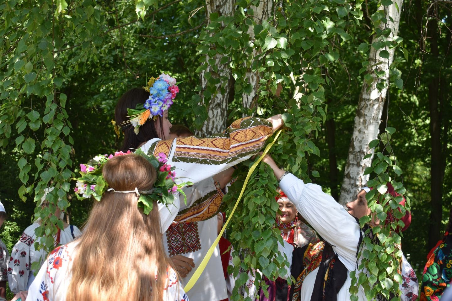 Літні обереги та дівочі ворожіння на Русалчин Великдень: народні обряди, заклинання та заборони на Трійцю, яка в цьому році припадає на 8 червня