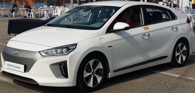 Не переплачуйте не заправках: названо ТОП-7 найекономніших авто в Україні