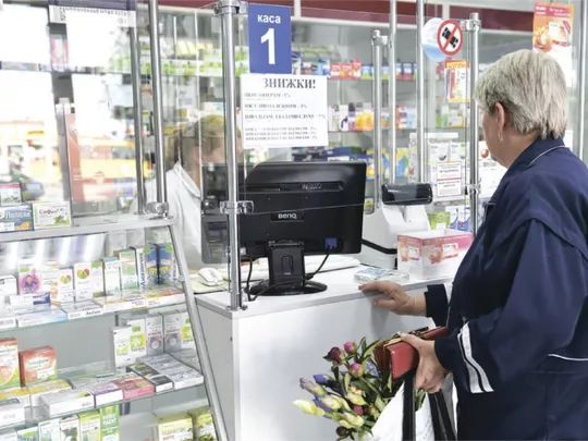 Попри зростання, аптеки платять у 10 разів менше податку на прибуток: нардеп Кузьміних анонсував перевірки фармринку
