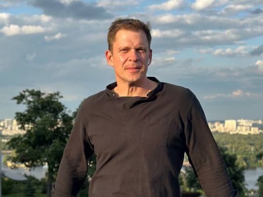 «Після прильоту „Шахеда“ в наш дім, ходимо до укриття»: відомий актор Андрій Ісаєнко про випробування під час великої війни